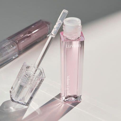 LUVUM Volume Lip Serum 4ml : sérum pour les lèvres LUVUM en flacon rose, visuel produit sur fond clair