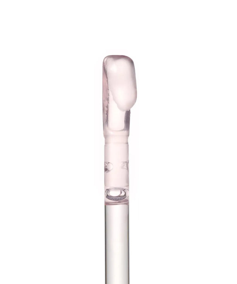 LUVUM Volume Lip Serum 4ml : sérum pour les lèvres rose pâle, packaging LUVUM sur fond blanc, gros plan.