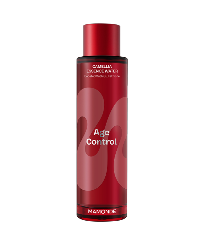 Flacon de 150ml de MAMONDE Age Control Camellia Essence Water, soin pour la peau, sur fond blanc. Flacon rouge élégant.