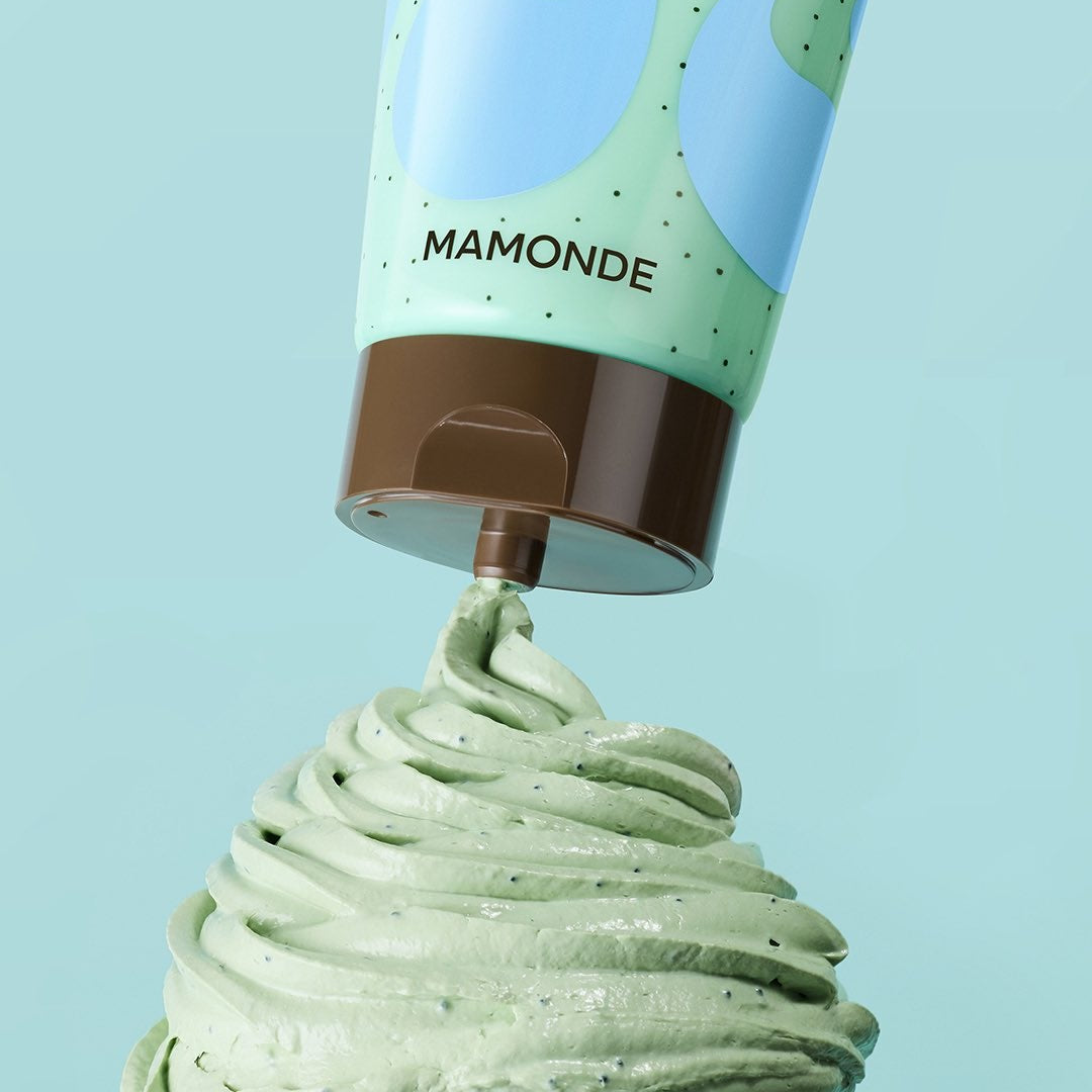 MAMONDE Amazing Deep Mint Chocolate Pack Cleanser 135g : tube vert menthe, crème mousse, fond bleu pastel