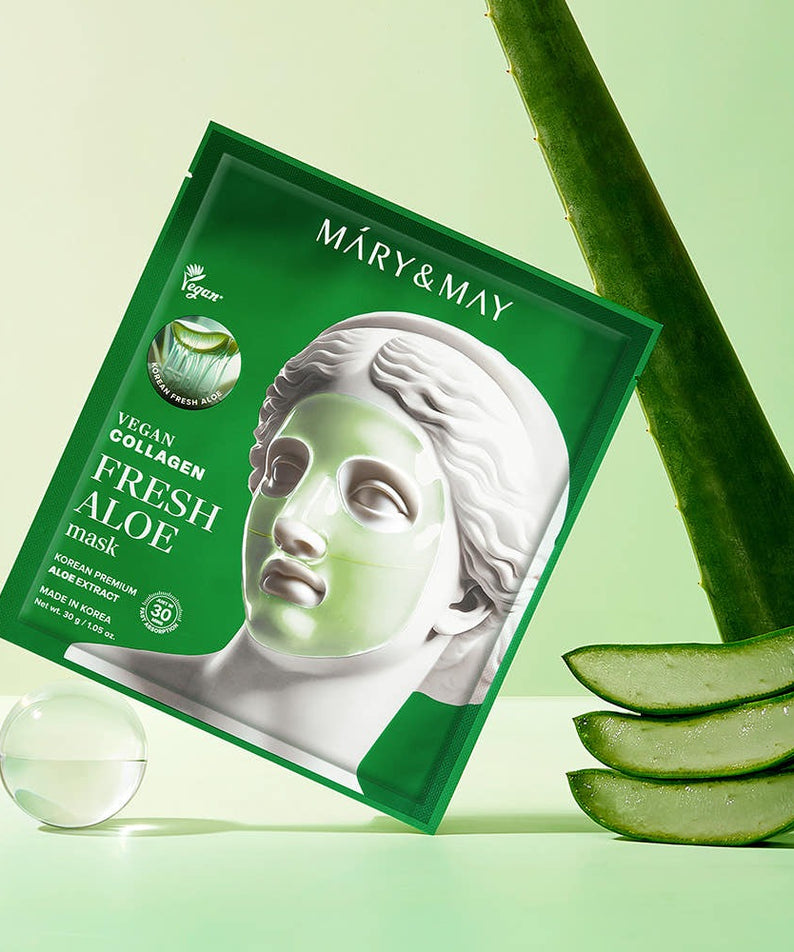 MARY&MAY Vegan Collagen Fresh Aloe Gel Mask (4 sheets), masque à l’aloe vera en packaging vert, marque MARY&MAY, sur fond vert.