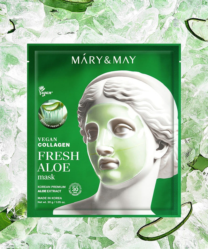 Image du produit MARY&MAY Vegan Collagen Fresh Aloe Gel Mask (4 sheets) sur fond de feuilles d'aloe vera et de glace.