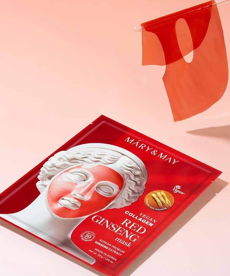 MARY&MAY Vegan Collagen Red Ginseng Gel Mask (4 sheets) sur fond rouge, mettant en avant l'emballage sophistiqué et un gel masque en suspension.