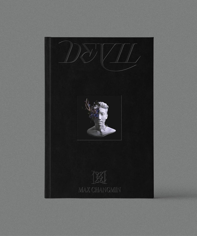 MAX CHANGMIN - 2ND [Devil ] (Black Ver.) - Album Kpop : jaquette noire avec portrait, style sombre sur fond gris.