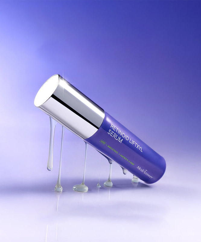 MEDIANSWER Retinoid Liftsil Serum 30ml, flacon bleu et blanc sur fond dégradé avec gouttes de sérum, visuel produit