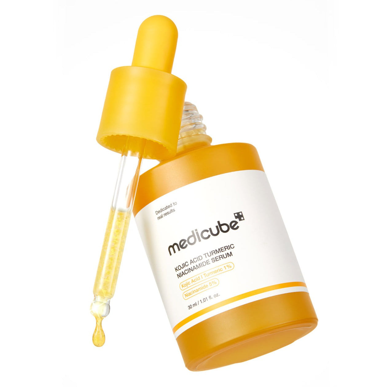 MEDICUBE Kojic Acid Turmeric Vita Serum 30ml de marque MEDICUBE, sérum jaune sur fond blanc, présentation produit.
