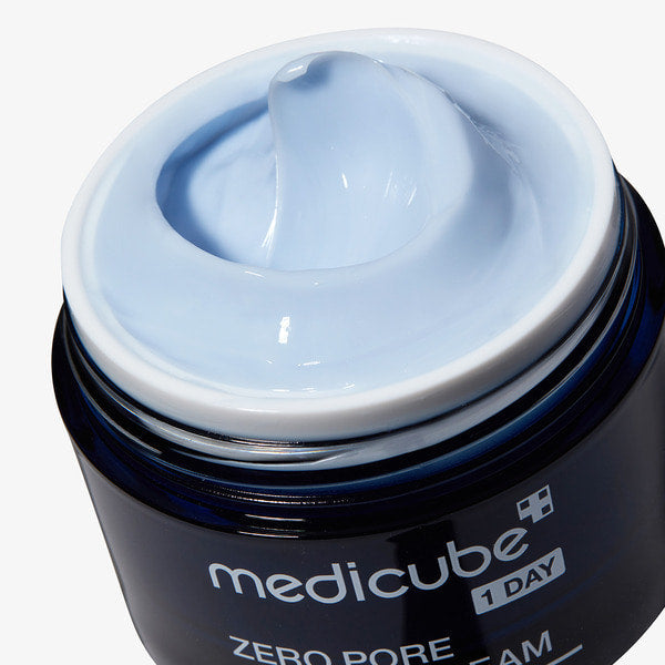MEDICUBE Zero Pore One-Day Cream de la marque Medicube, photo du pot et de la crème, contexte beauté/soin visage.