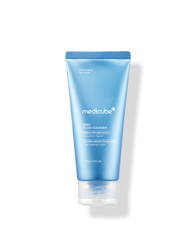 Tube du produit MEDICUBE Zero Foam Cleanser 120g sur fond blanc.