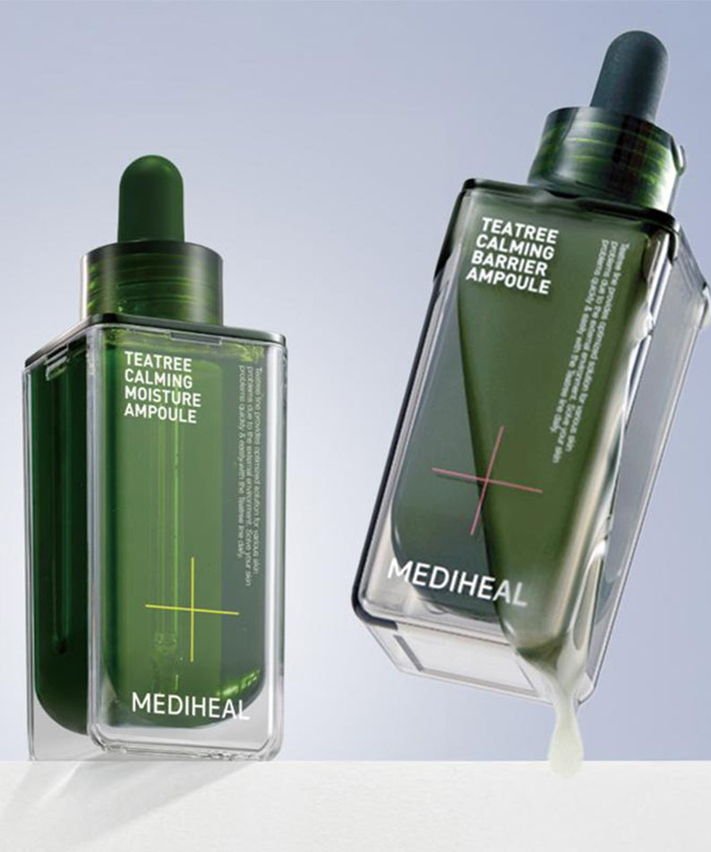 MEDIHEAL Tea Tree Soothing Barrier Ampoule 50ml avec flacon de sérum hydratant, deux bouteilles vertes sur fond bleu clair.