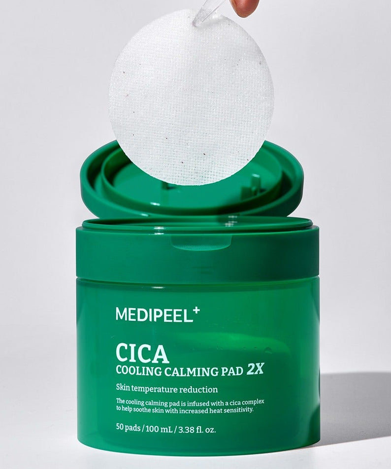 MEDIPEEL Cica Cooling Soothing Pads 2X 100ml 50 Sheets, marque MEDIPEEL, coussin apaisant vert sur fond clair