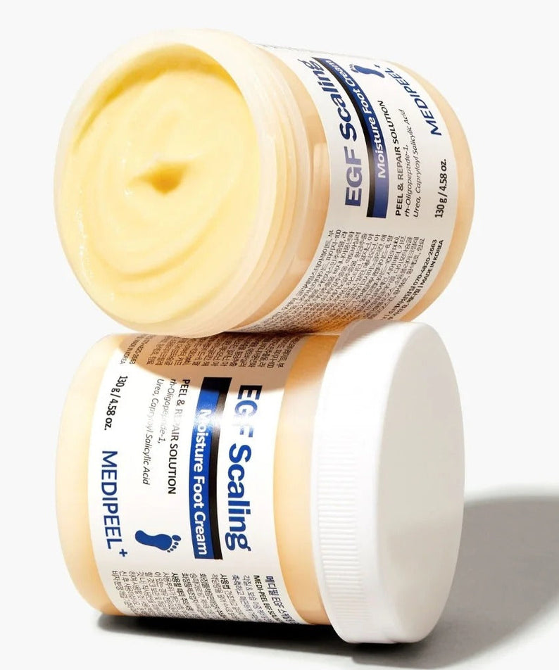 MEDIPEEL EGF Scaling Moisture Foot Cream 130g, crème pieds EGF de la marque sur fond clair, pot ouvert.
