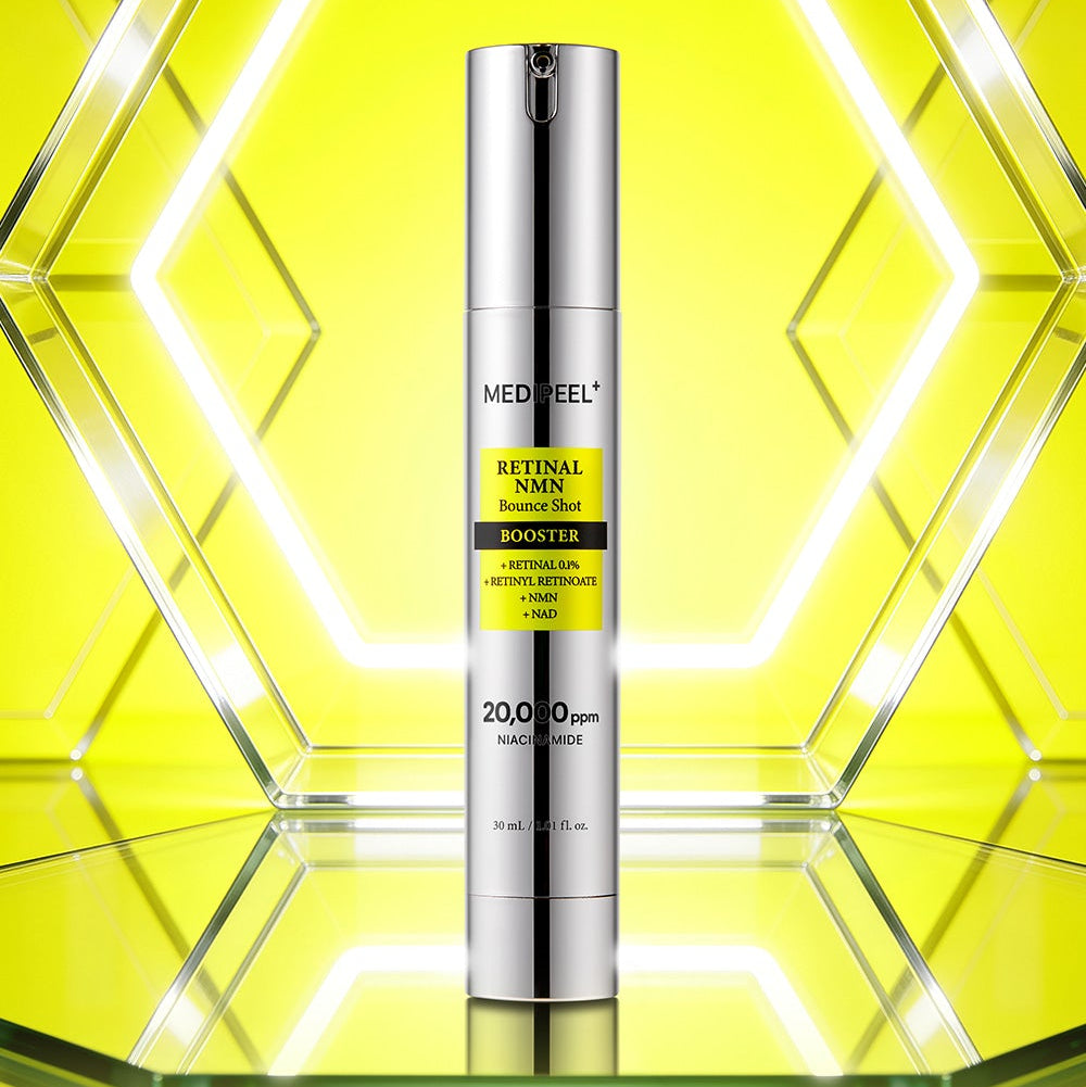 MEDIPEEL Retinal NMN Bounce Shot Booster 30ml, flacon sur fond jaune lumineux moderne, contexte cosmétique