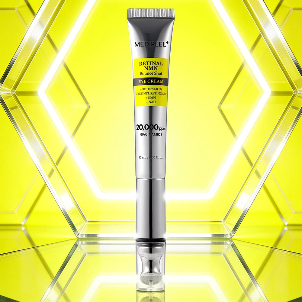 MEDIPEEL Retinal NMN Bounce Shot Eye Cream 15ml, tube crème contour des yeux, sur fond géométrique jaune lumineux.