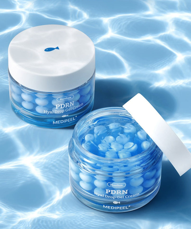 MEDIPEEL Water Tox PDRN Hyal Drop Gel Cream 50g, pots MEDIPEEL sur fond bleu évoquant l’hydratation, vue produit.