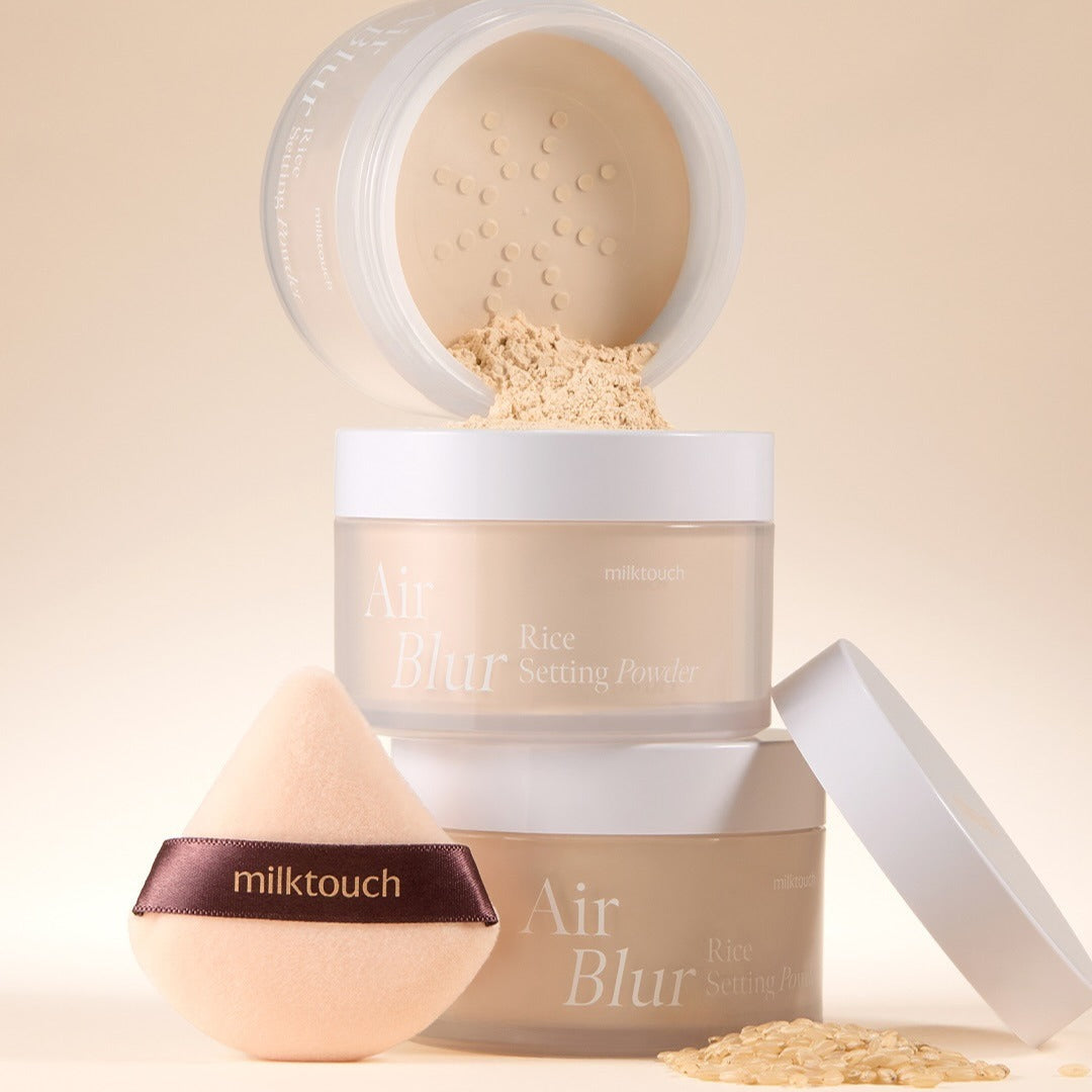 MILK TOUCH Air Blur Rice Setting Powder, marque milktouch, poudre de riz finée et flacon ouverts, maquillage visage en studio