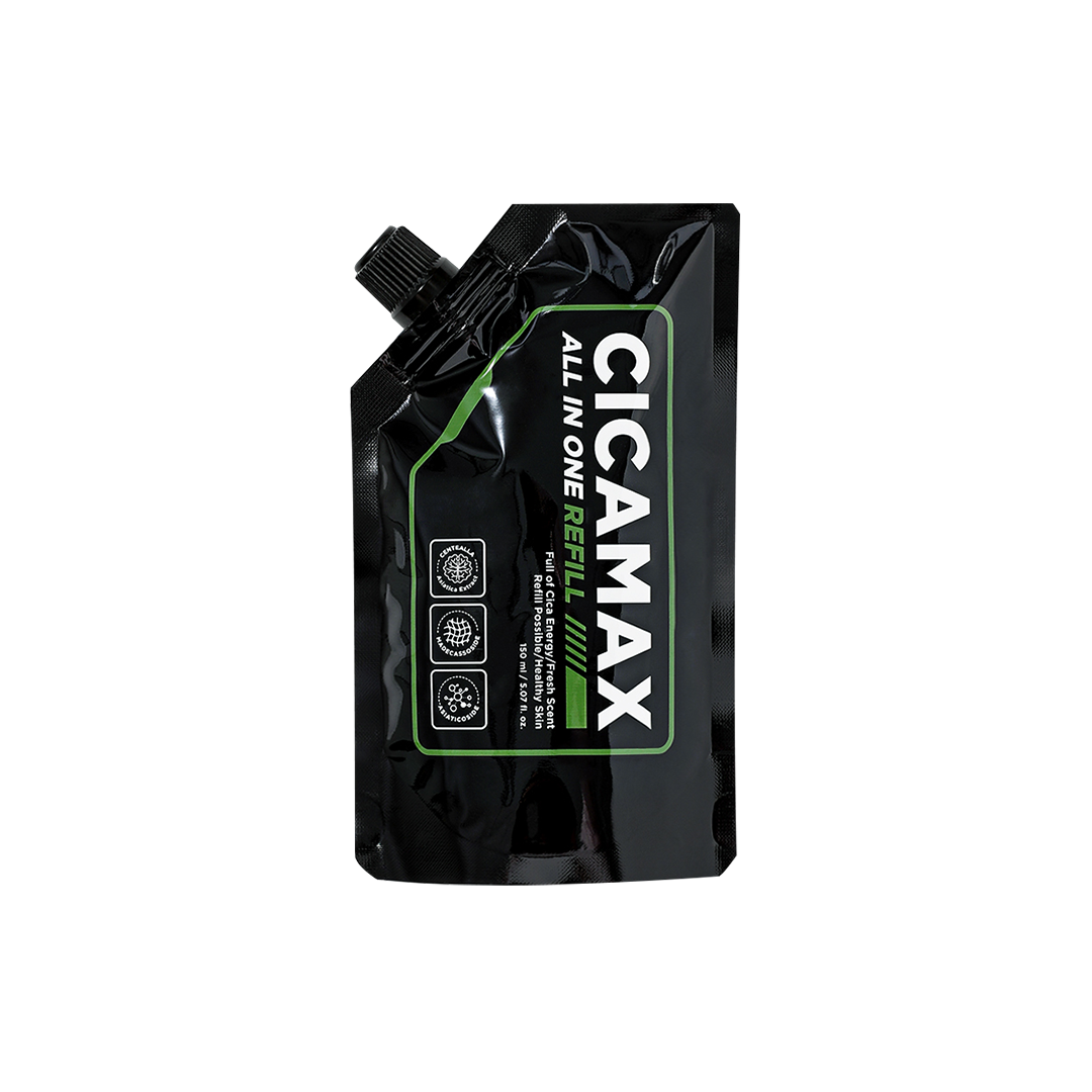 Décris l'image en français : MIP Cicamax Sensitive All-in-One Lotion Set + Refill de la marque MIP, flacon noir en sachet doseur