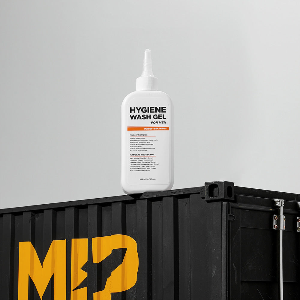 MIP Hygiene Wash Gel Men's Cleanser Set 2 Pieces, flacon de gel nettoyant pour hommes MIP sur fond blanc