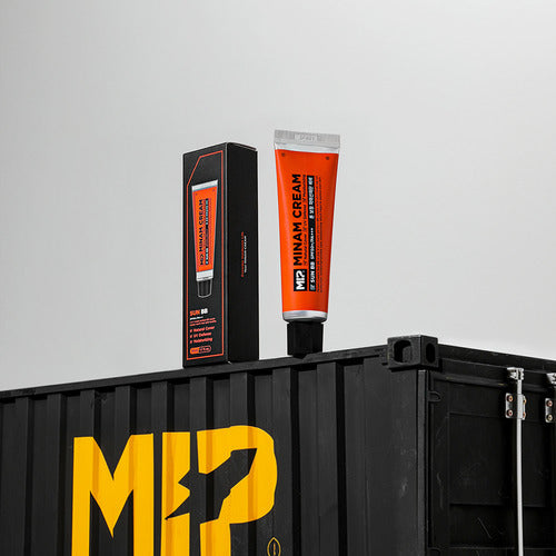 MIP Minam Cream Sun BB + Vita Energy Cleansing Foam Set, produits MIP sur support noir, tubes orange et noir, fond blanc.