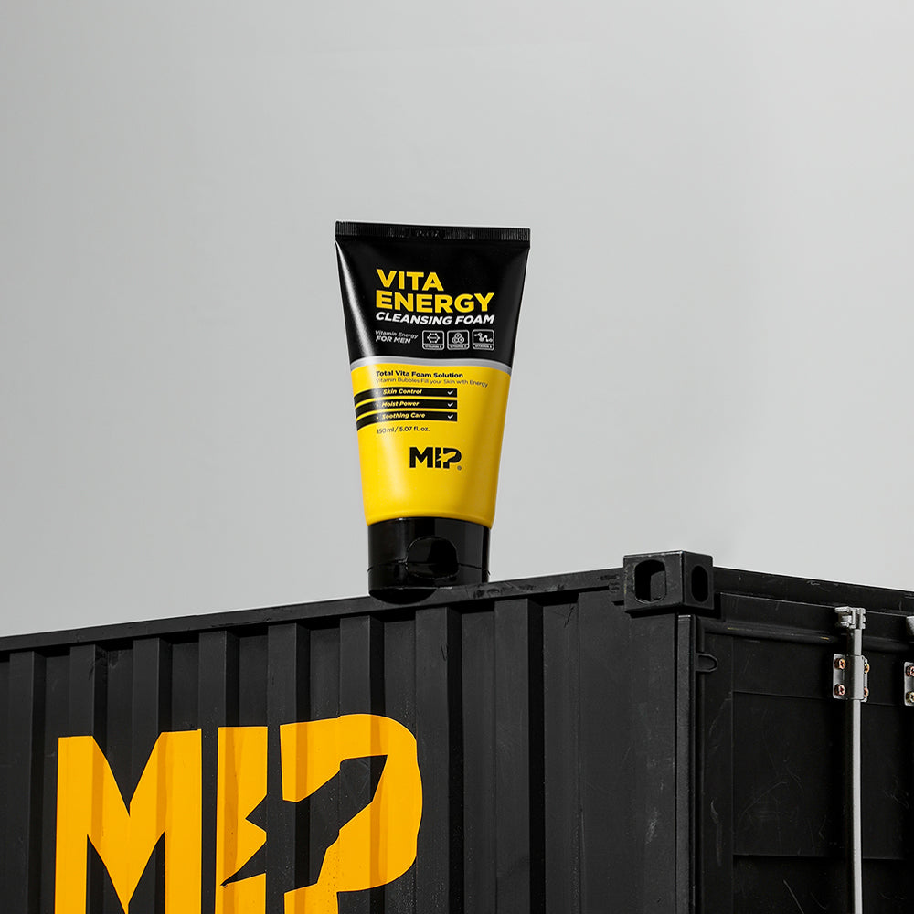 MIP Vita Energy Cleansing Foam 150ml, MIP, tube noir et jaune sur fond blanc, produit cosmétique en gros plan