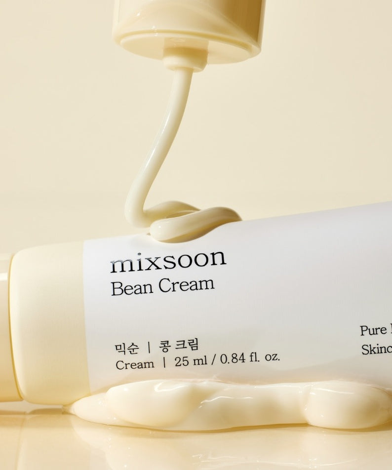 Décris l'image en français: MIXSOON Bean Cream 25ml sur un flacon, crème onctueuse en contexte de skincare.