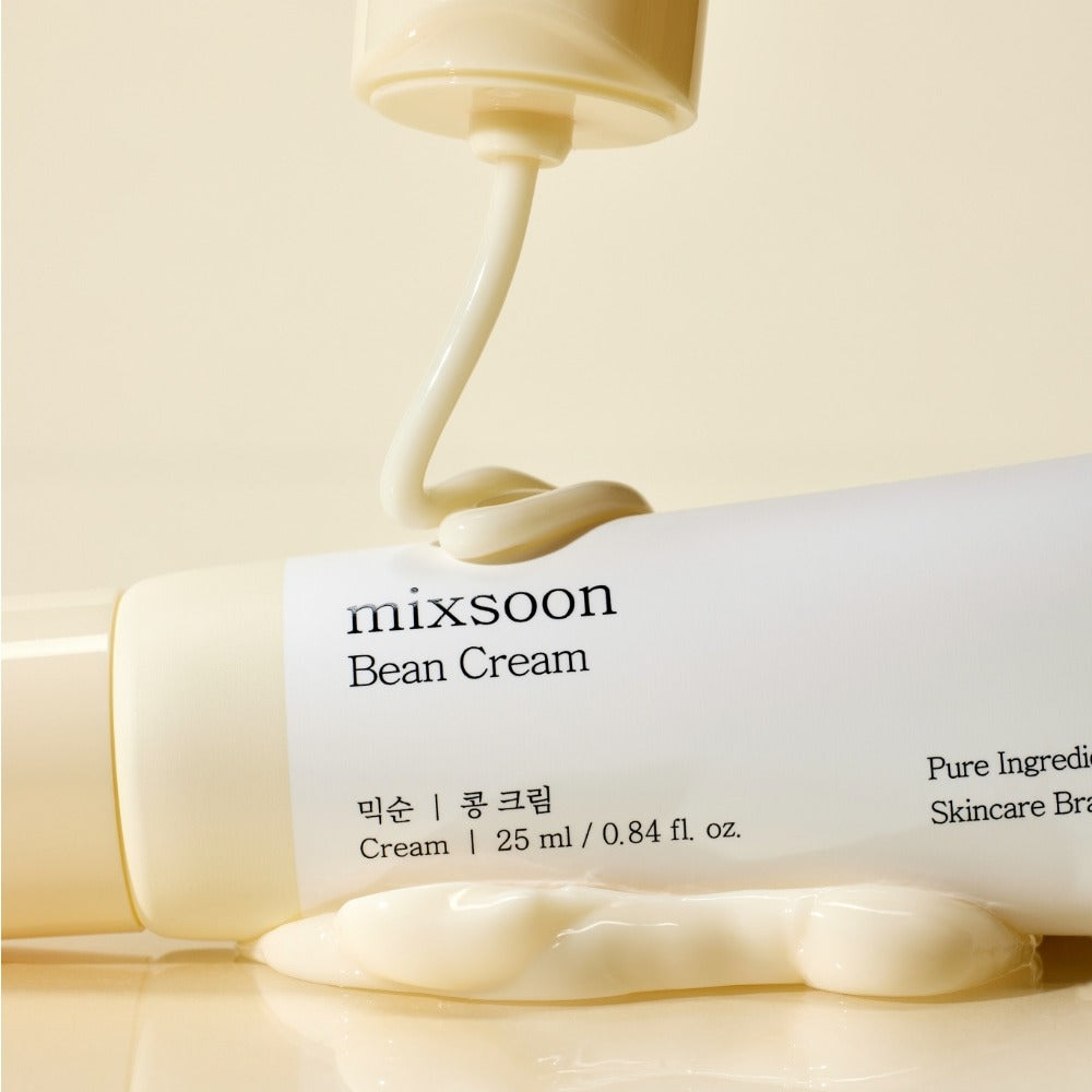 Décris l'image en français: MIXSOON Bean Cream 25ml sur un flacon, crème onctueuse en contexte de skincare.