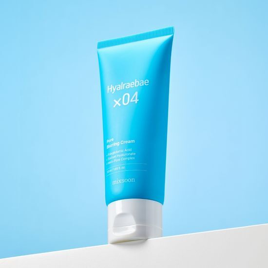 MIXSOON Hyalerbae Pore Blurring Cream 50ml, tube bleu sur fond ciel, crème visage anti-pores pore-blur.