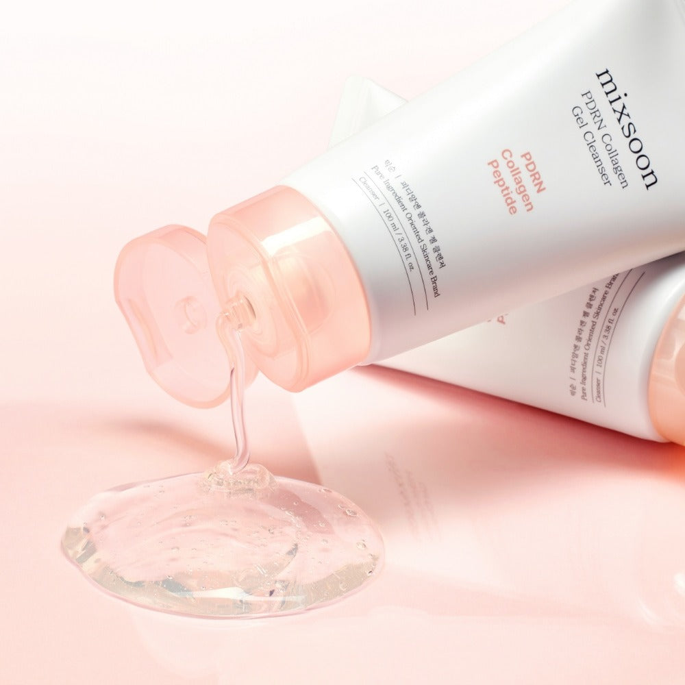 MIXSOON PDRN Collagen Gel Cleanser 100ml : gel translucide et tube de la marque sur fond rose, contexte soin visage.