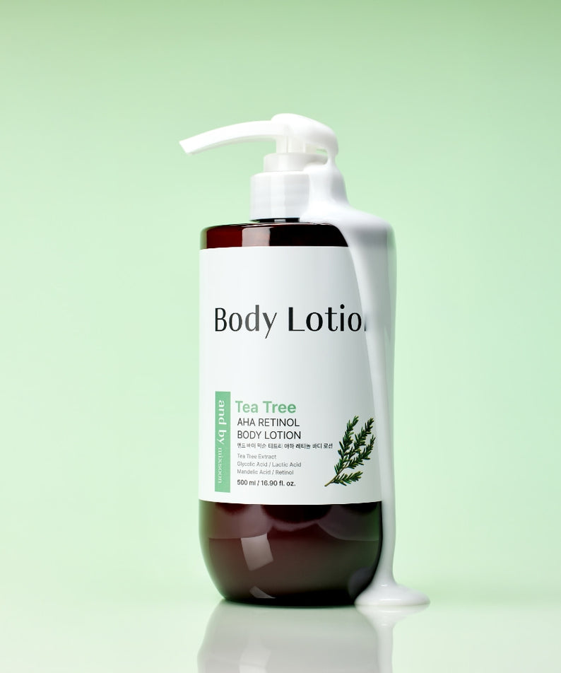 MIXSOON Tea Tree AHA Retinol Body Lotion 500ml, lotion pour le corps, flacon pompe sur fond vert clair.