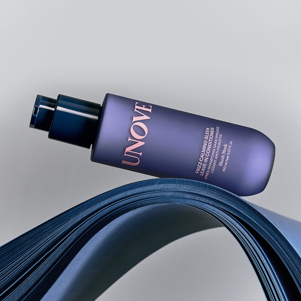 UNOVE Frizz Calming Sleek Leave-In Conditioner – flacon violet mat couché, détail n° 2