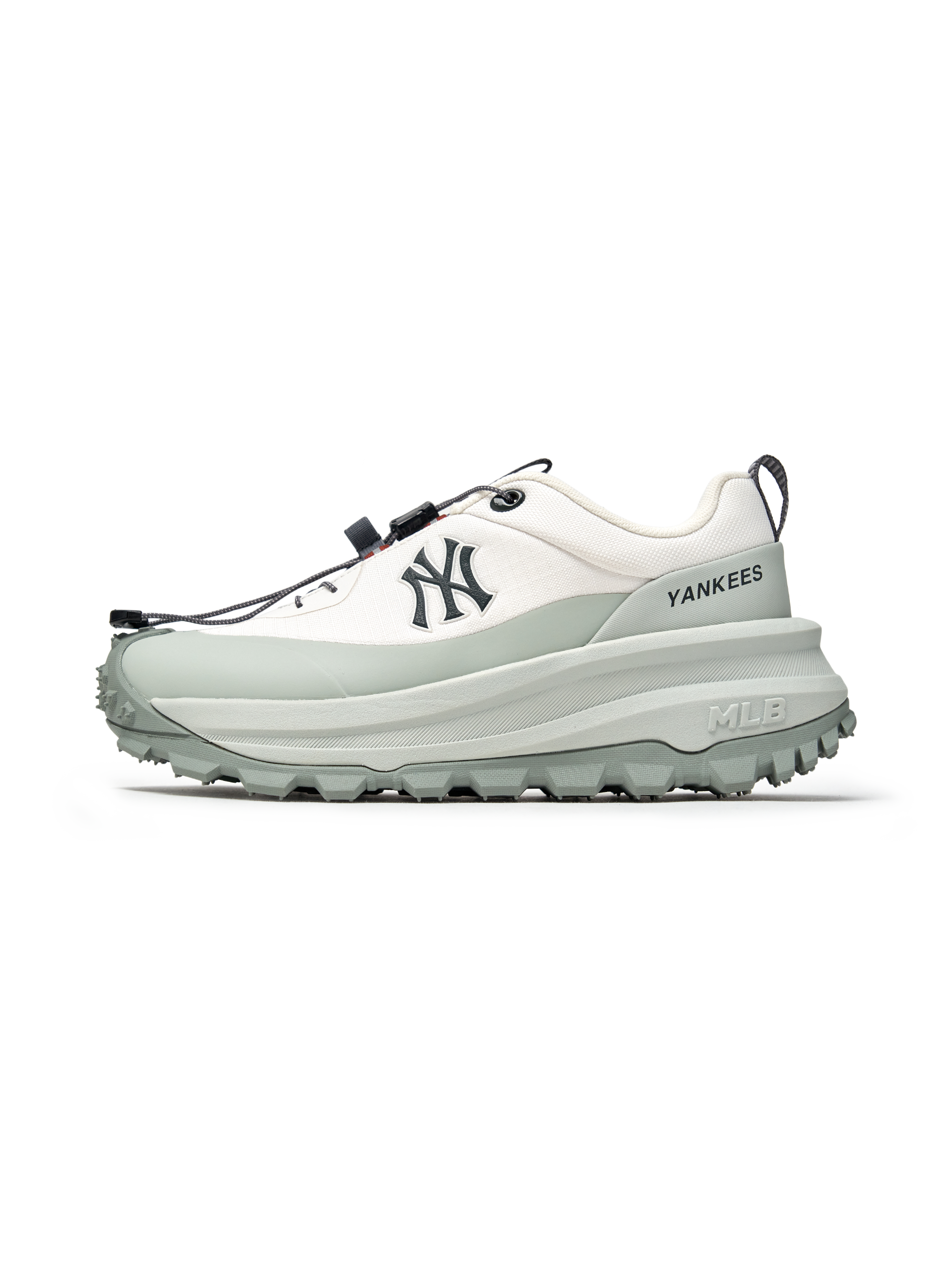 MLB Bump Chunky New York Yankees MINT, chaussure MLB sur fond noir, couleur menthe et logo Yankees, style chunky