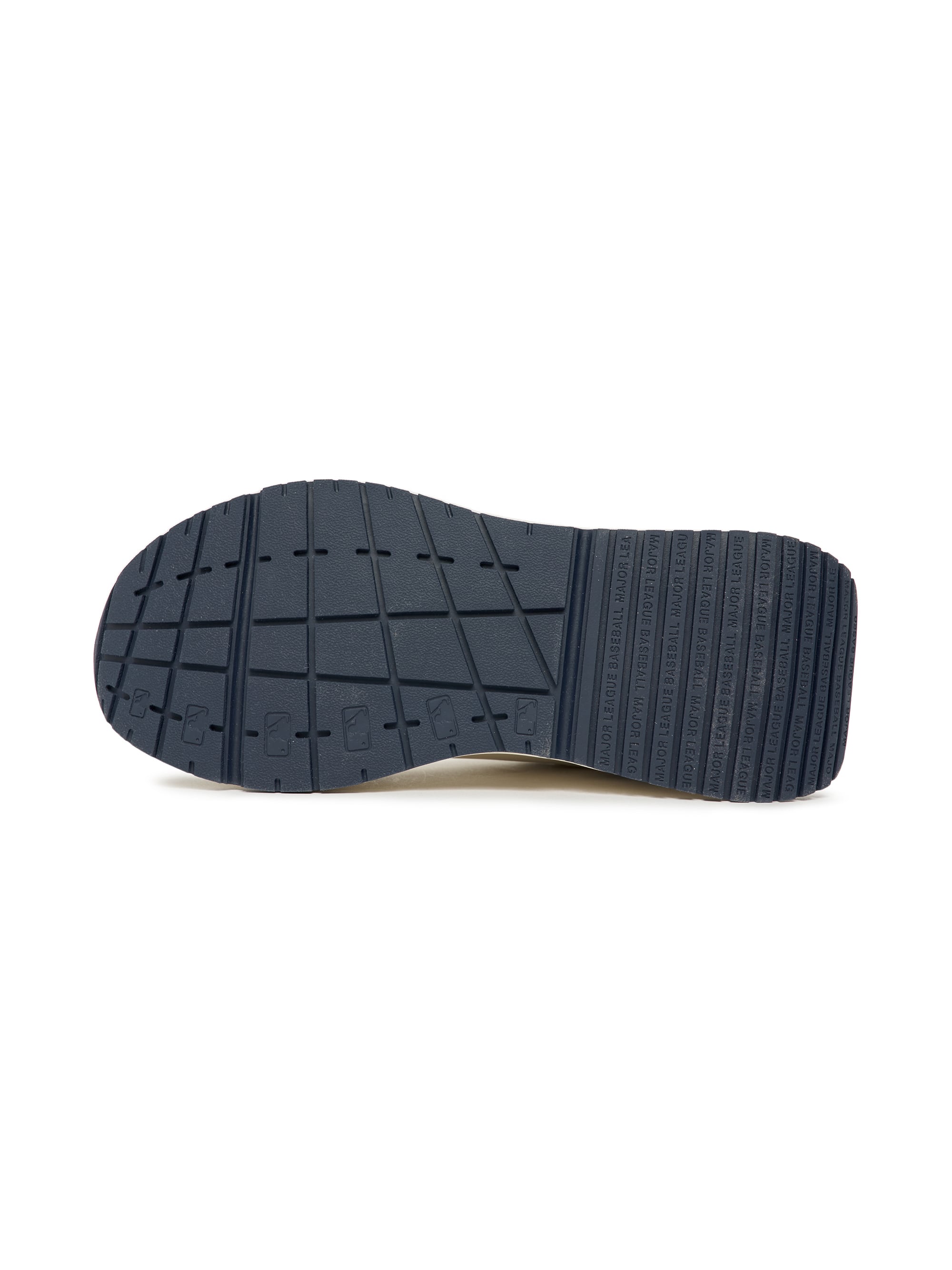 MLB Chunky Runner New York Yankees BLACK : vue semelle extérieure sur fond blanc, chaussures noires de la marque MLB.
