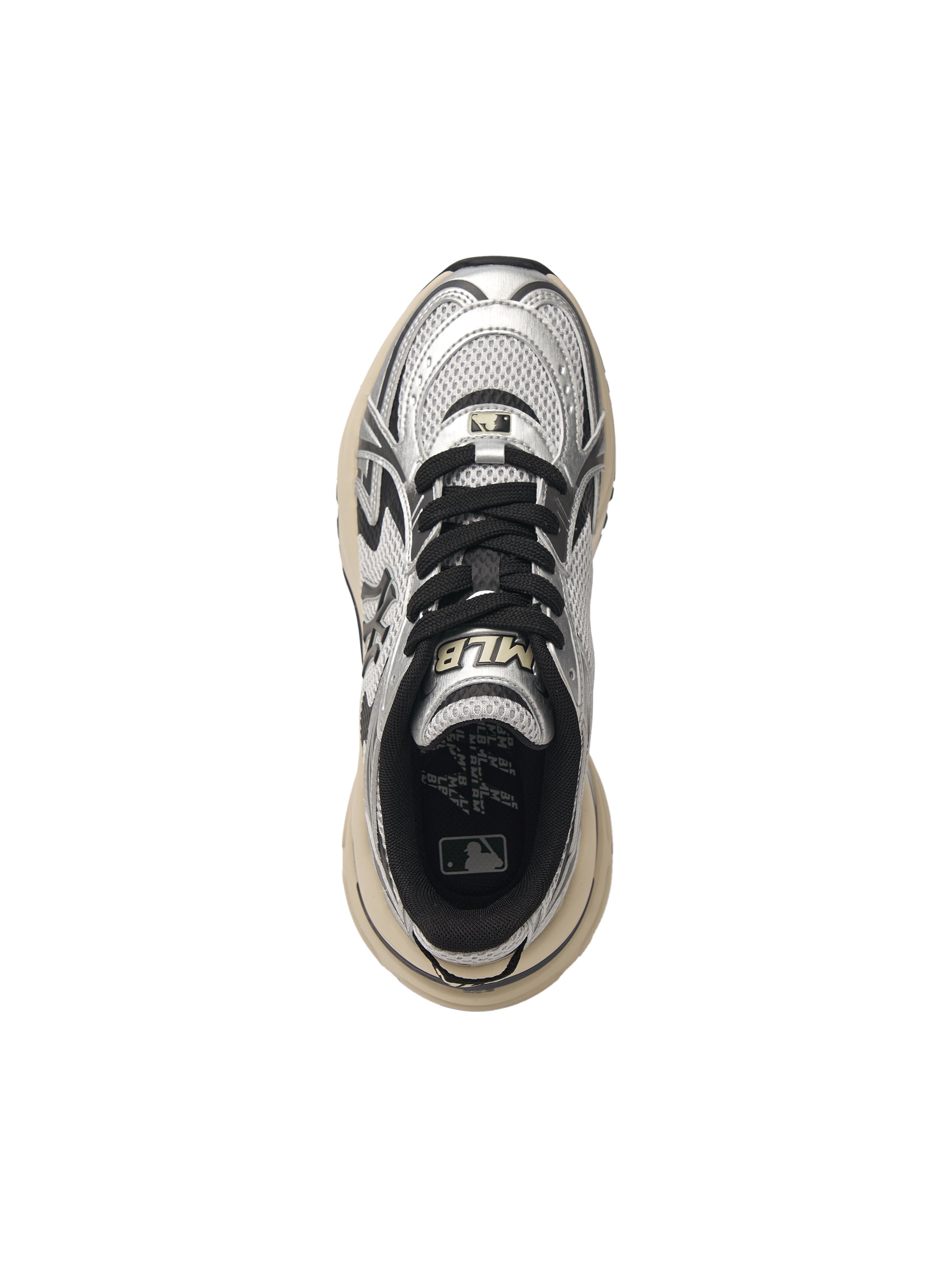 MLB Curve Runner New York Yankees SILVER, vue de face sur chaussure de sport argentée, marque MLB, fond blanc.