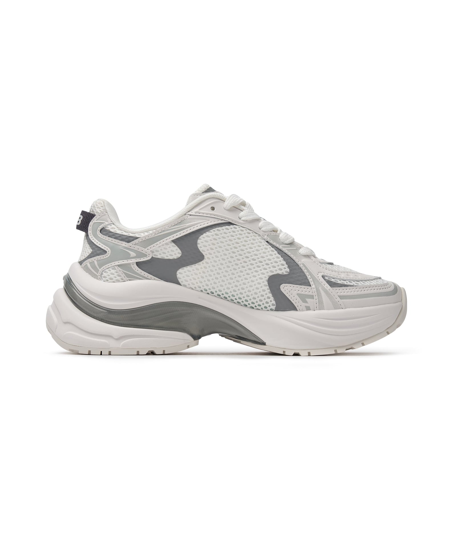 MLB Curve Runner New York Yankees WHITE : baskets blanches de la marque MLB, vue de côté sur fond clair.