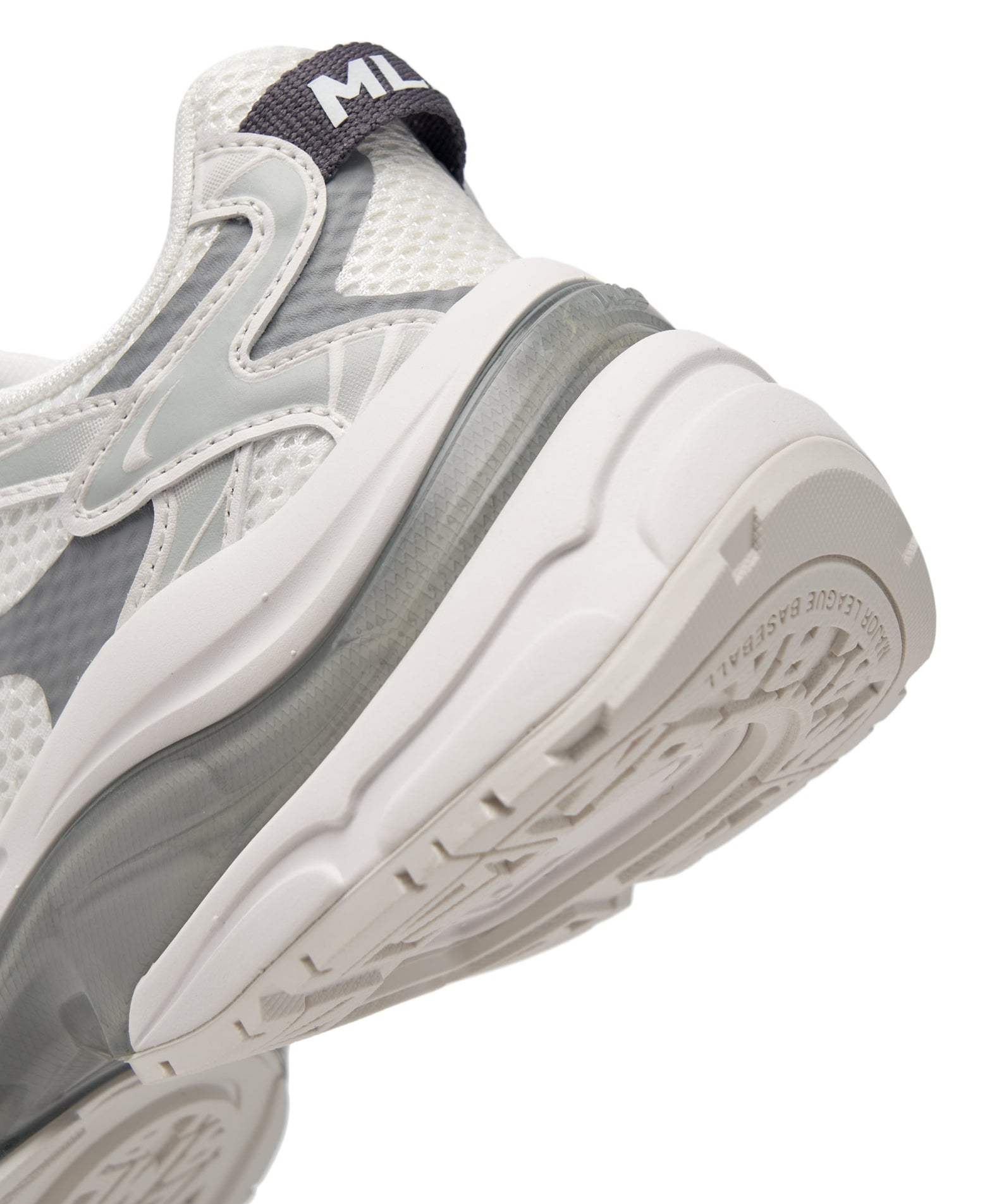 MLB Curve Runner New York Yankees WHITE, vue côté semelle, chaussures MLB sur fond blanc, modèle blanc et gris.