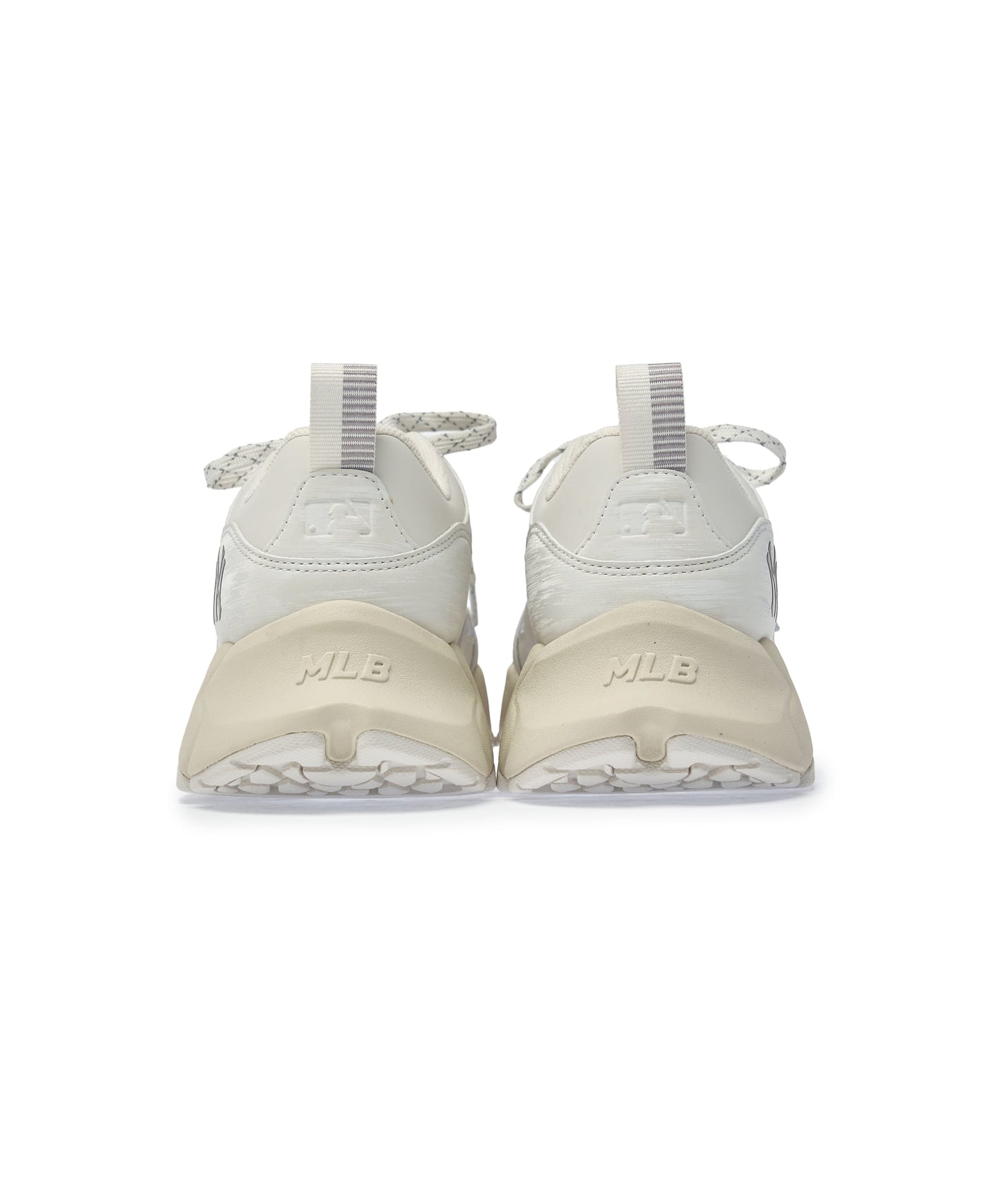MLB Pastry Runner Mask New York Yankees CREAM : chaussures MLB crème devant fond blanc, style runner New York Yankees.