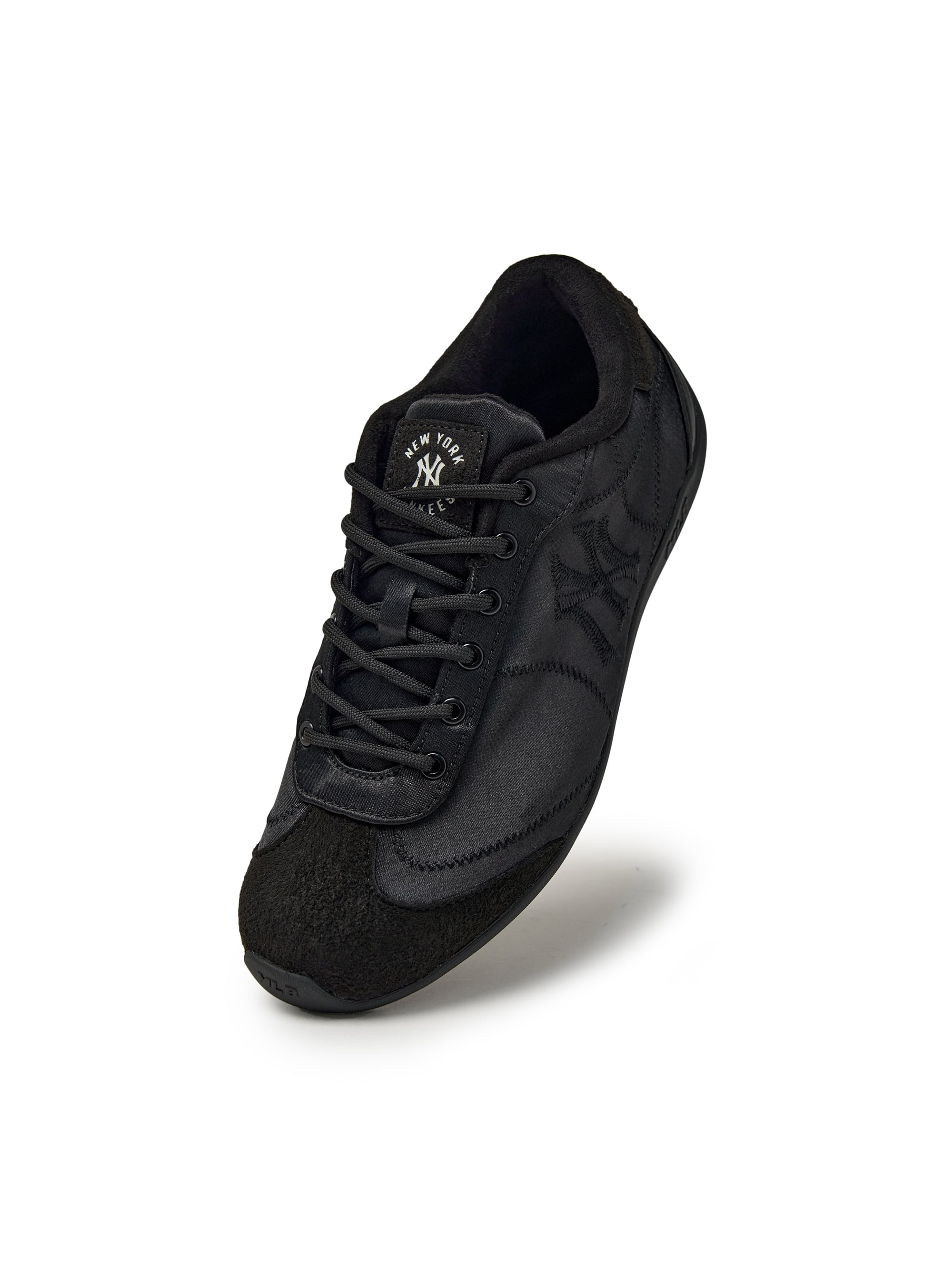 MLB Slick Powder New York Yankees BLACK : chaussure noire New York Yankees, sur fond blanc, modèle homme/femme