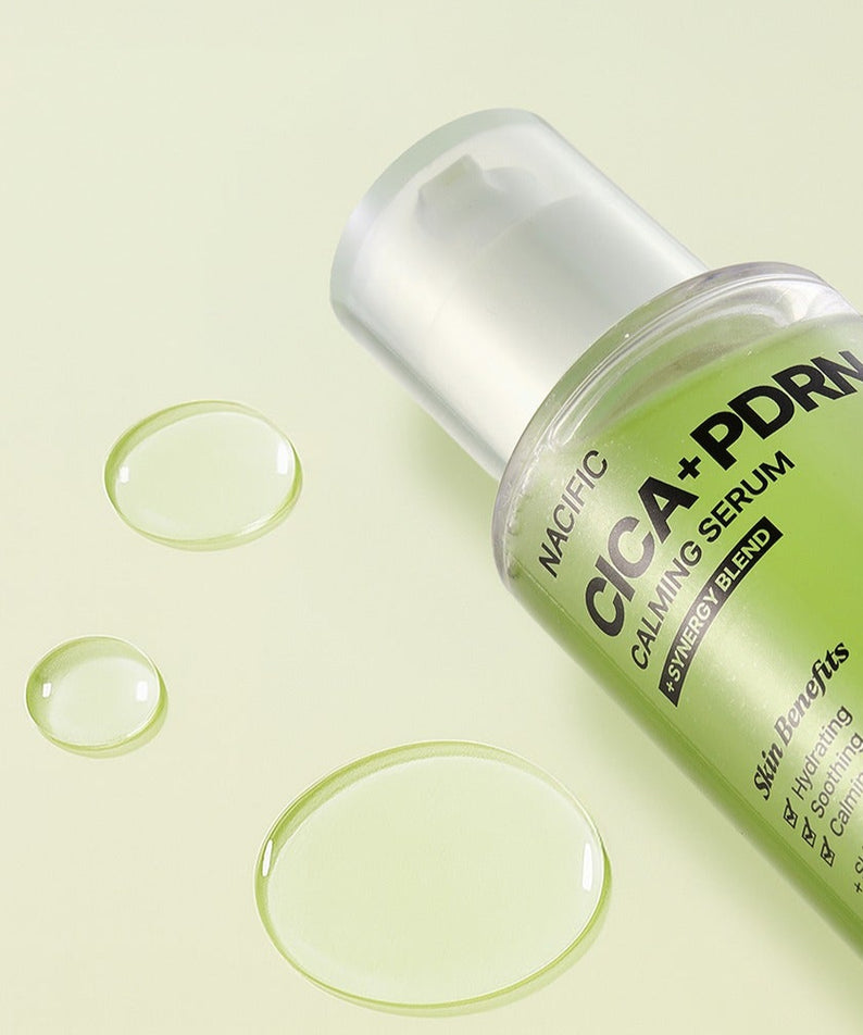 NACIFIC Fresh Cica PDRN Calming Serum 50ml de la marque NACIFIC, sérum vert sur fond clair avec gouttes de gel.