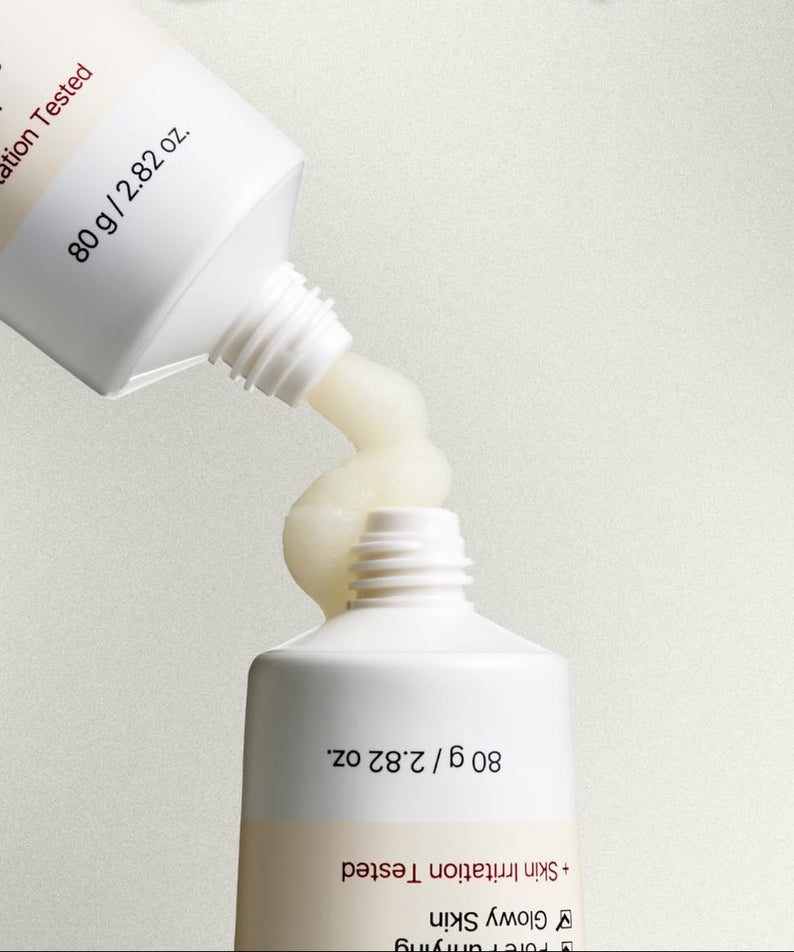 NACIFIC Rice Pepta Collagen Sherbet Cleansing Balm 80g en action, baume crémeux idéal pour une peau éclatante et purifiée.