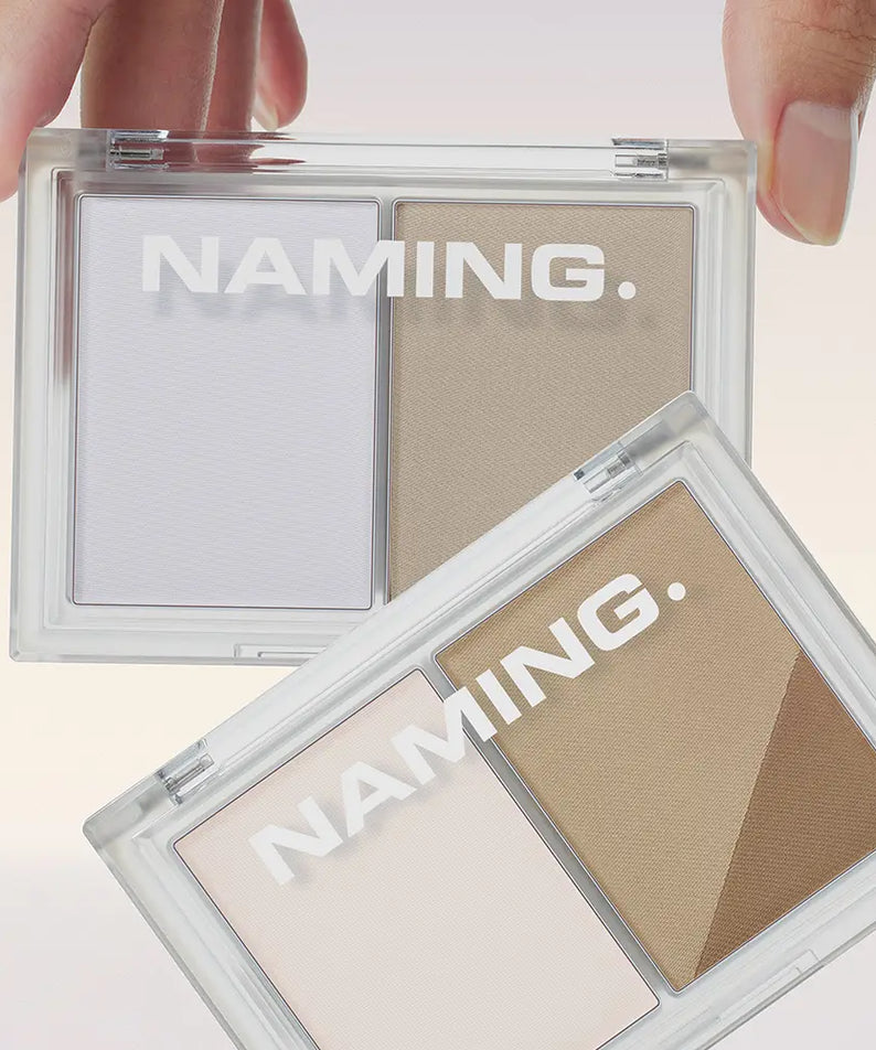 NAMING Fluffy Volume & Shading Duo de la marque NAMING, palette yeux en mains, maquillage sur fond clair.