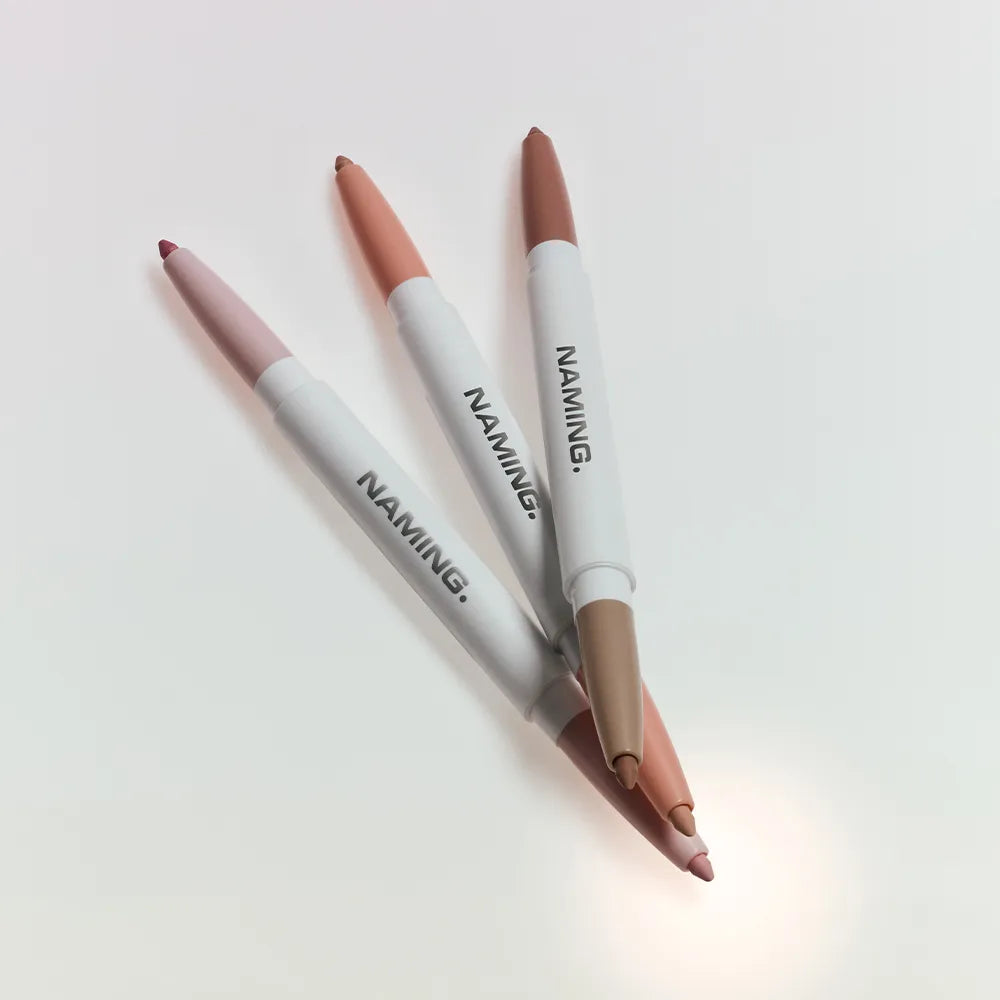 NAMING Pencil Dual Liner : crayons double teinte sur fond clair, détail du produit NAMING en contexte visuel.