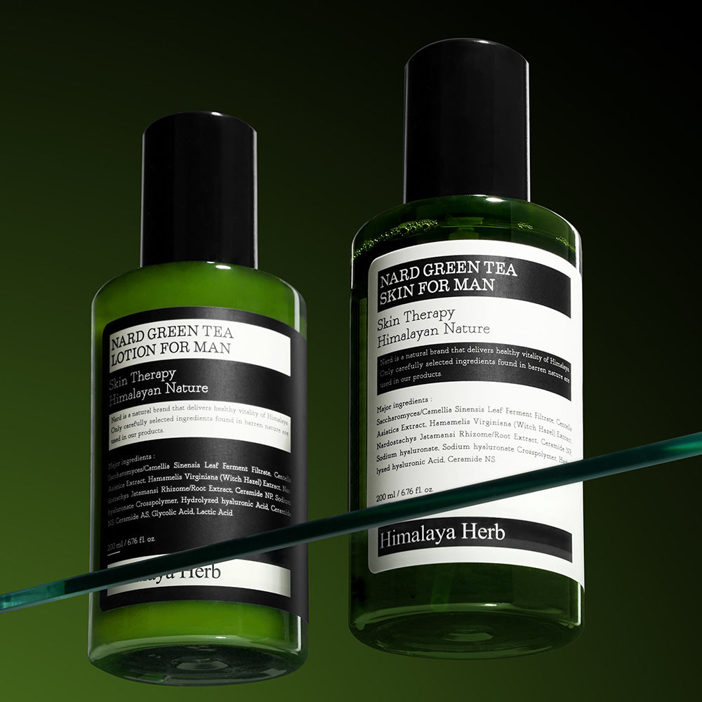 NARD  Green Tea Skin Lotion 2 Pieces Set For Men 200ml : 2 flacons vert sur fond sombre, style marketing, marque NARD.