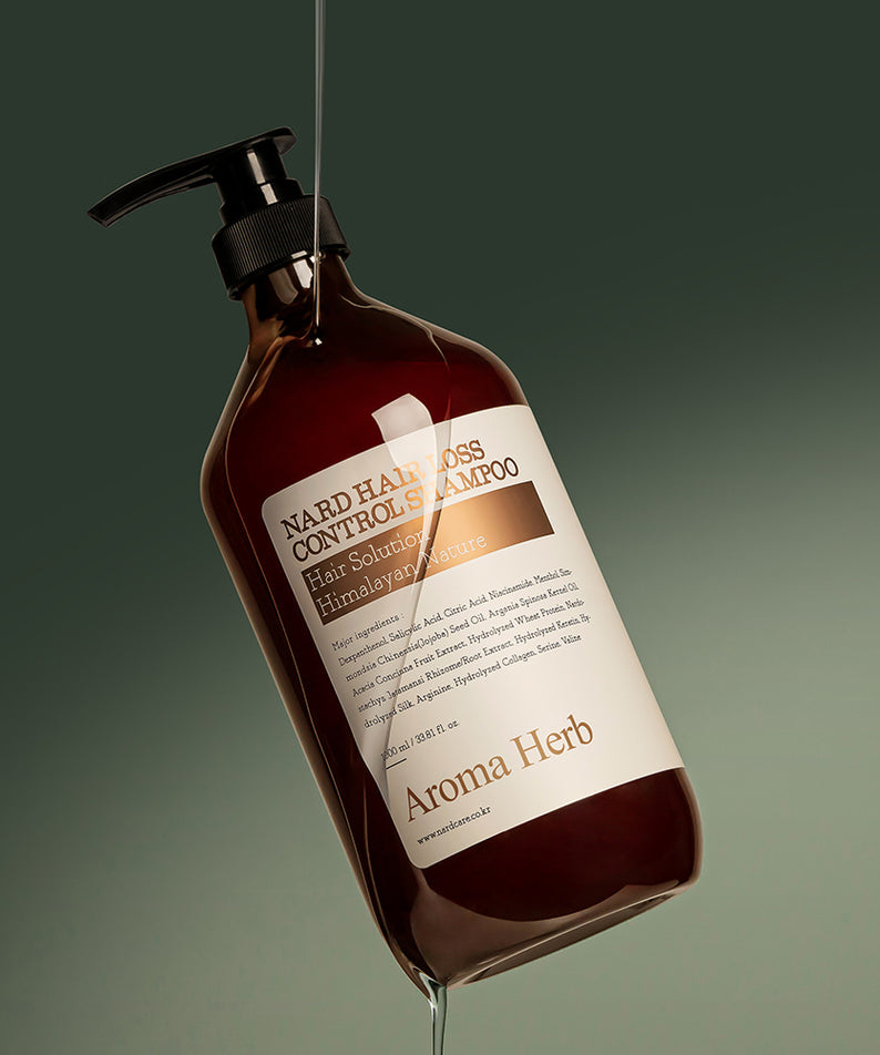 NARD Hair Loss Relief Shampoo 1000ml, bouteille de shampooing NARD en contexte visuel studio, fond vert foncé