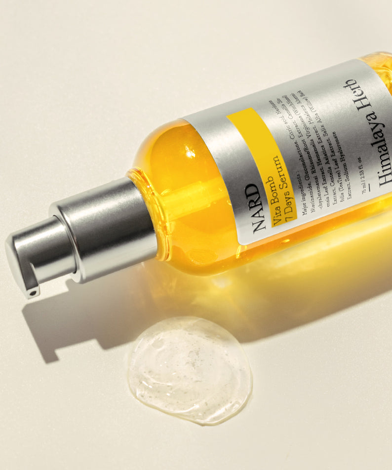 NARD Vita Balm Seven Days Serum 75ml NARD, sérum visage en flacon jaune sur fond clair, texture crème visible