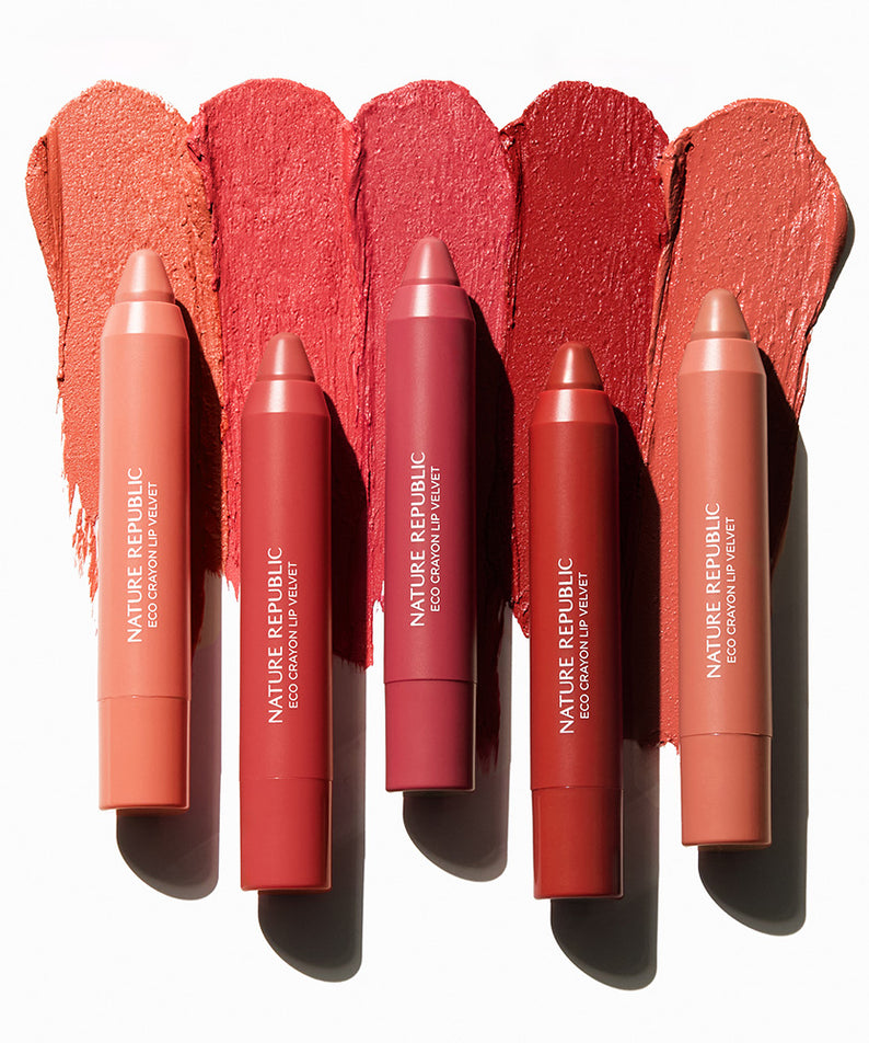 Crayons à lèvres NATURE REPUBLIC By Flower Eco Lip Velvet en différentes teintes rouges et roses.