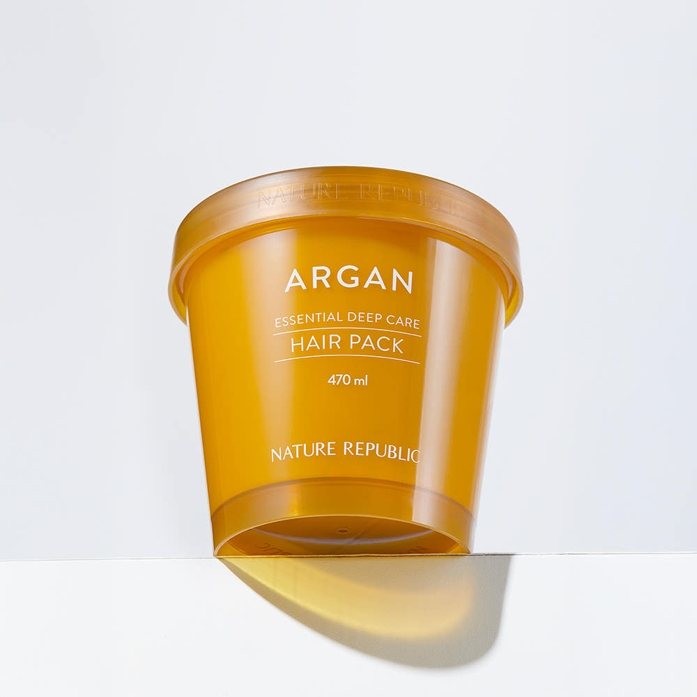 NATURE REPUBLIC Essential Deep Care Hair Pack 470ml : pot Argán sur fond clair, marque en avant-plan, photo produit.
