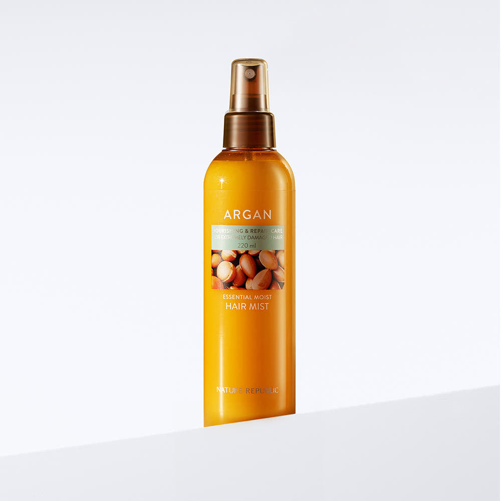 NATURE REPUBLIC Essential Moisture Hair Mist 220ml de marque Nature Republic, flacon spray sur fond clair, visuel produit