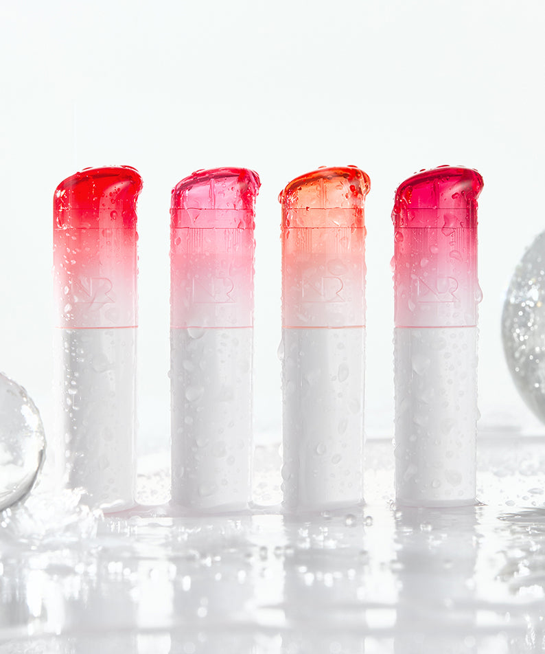 NATURE REPUBLIC Water Melting Adhesive Fixing Tint, baumes dégradés rouges en contexte aquatique sur fond blanc