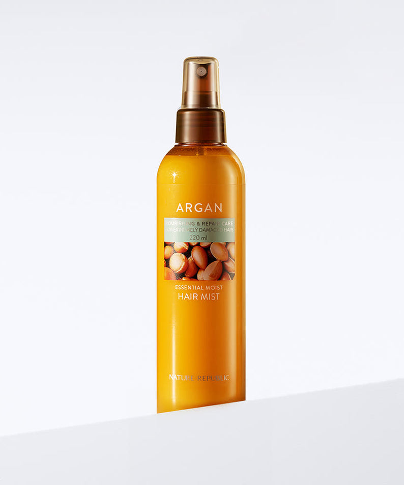 Flacon de 220ml de NATURE REPUBLIC Essential Moisture Hair Mist, soin capillaire hydratant enrichi en huile d'argan.