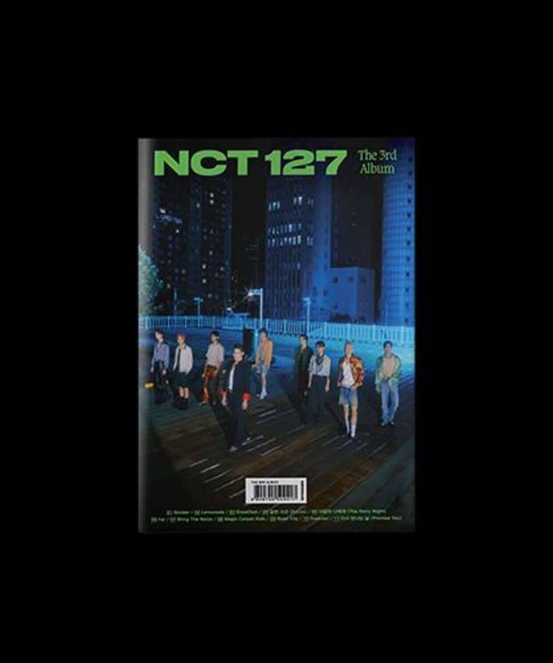 NCT - 3rd Full Album_[Sticker (Seoul City Ver.)] - Album Kpop, couverture avec NCT 127, skyline de Séoul la nuit