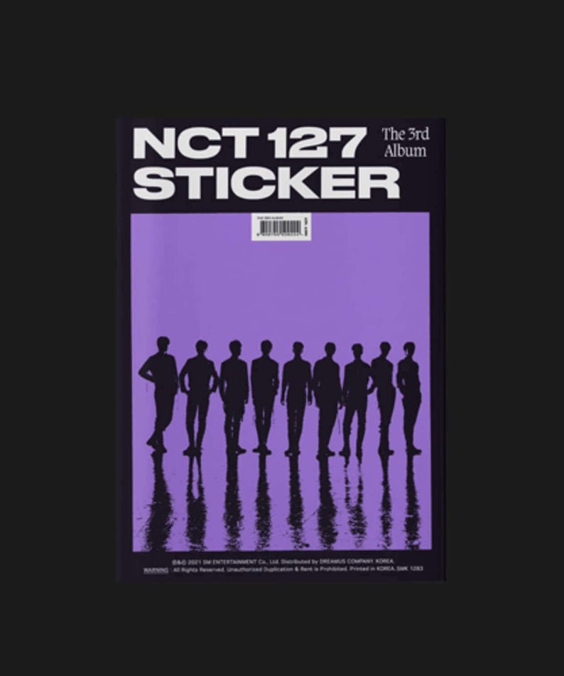 NCT - 3rd Full Album_[Sticker (Sticker Ver.)] - Album Kpop : pochette violette NCT 127 Sticker sur fond noir.